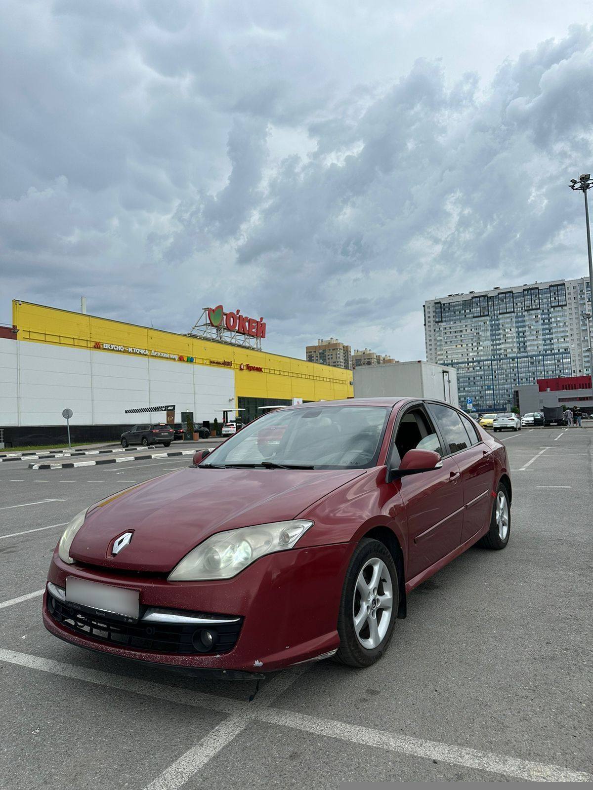 Купить Renault Laguna II Рестайлинг лифтбек, 2008 года, цвет: Красный, за  470000 руб. в Санкт-Петербурге